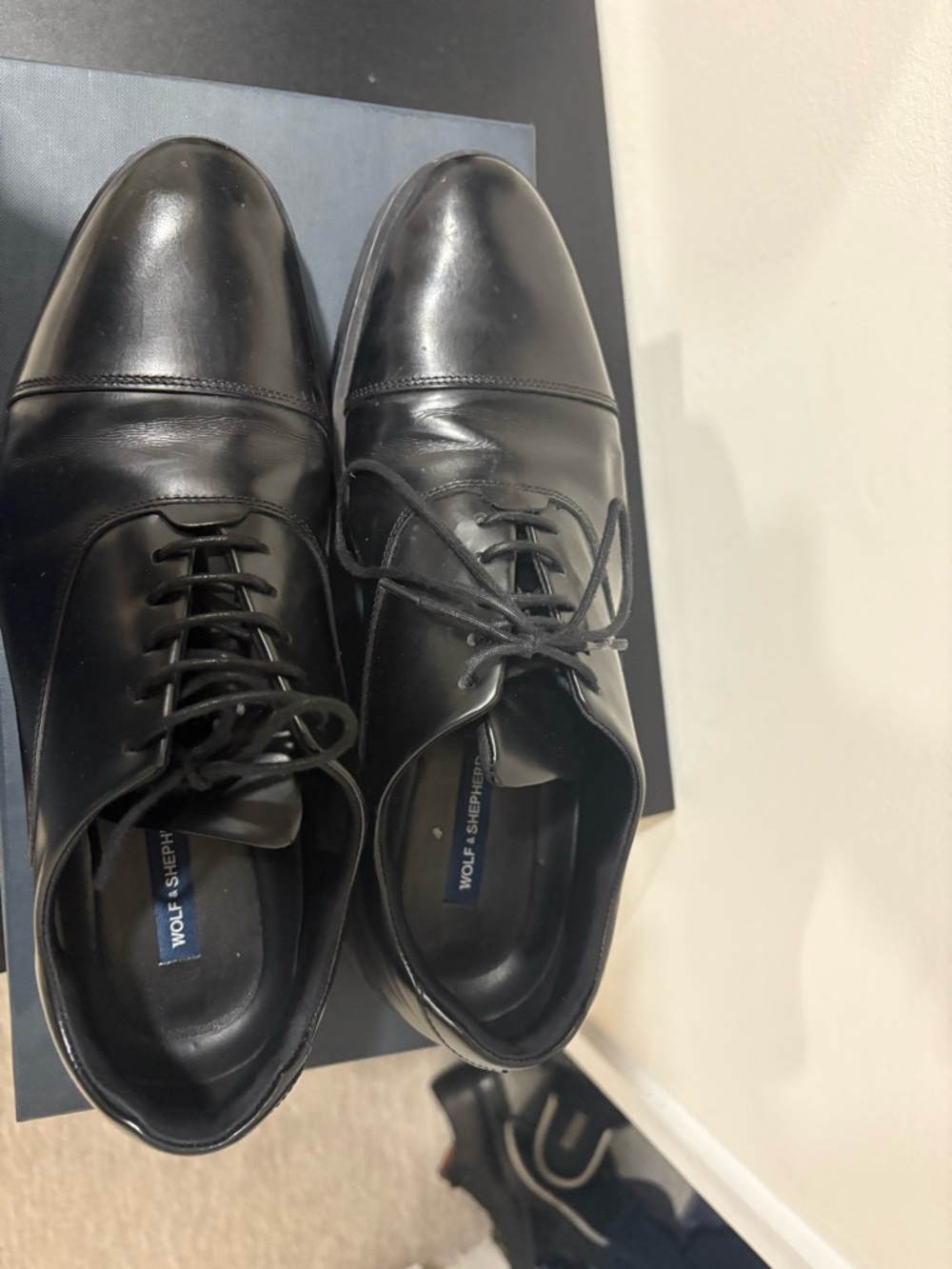 Wolf & Shepherd Black Leather Cap-Toe Oxford